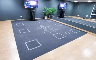 Vollständige Skillcourt Installation in einem modernen Trainingsraum.