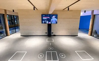 Vollständige Skillcourt Installation in einem modernen Trainingsraum.